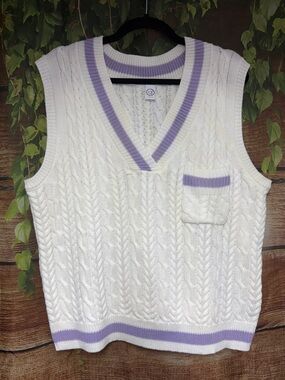 NWOT Women’s Cable Knit V-Neck Sweater Vest in White with Lavender Trim